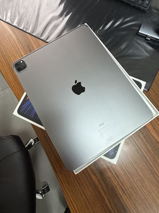 iPad Pro 12.9 256GB Wi-Fi + Magic Keyboard + Apple Pencil
