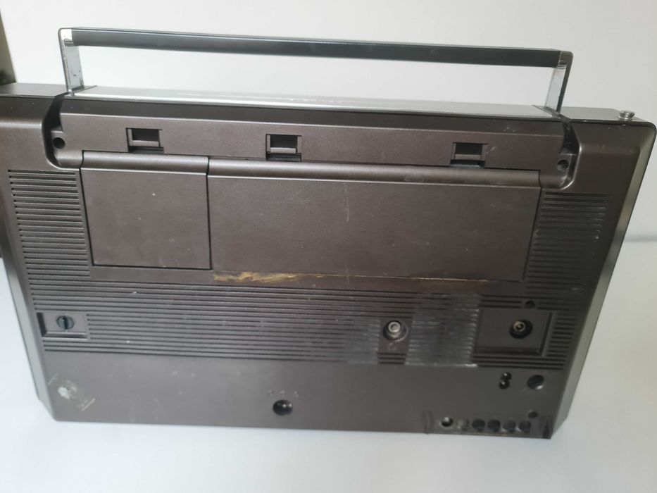 Radiocasetofon Grundig RR 3000 pentru piese sau reconditionat