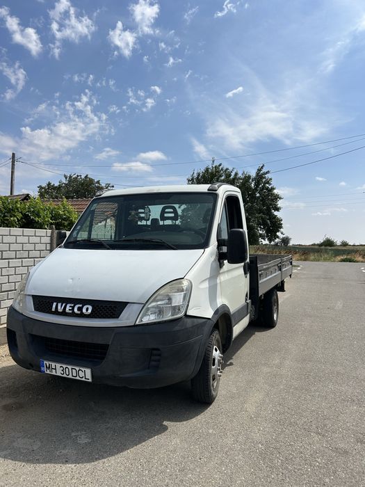 Vând camionetă iveco daily,fara niciun defect,meerge impecabil