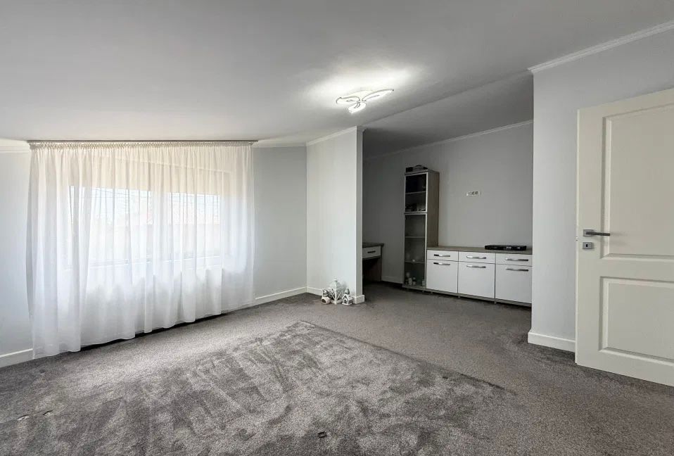 Inchiriez casa in cumpana duplex!