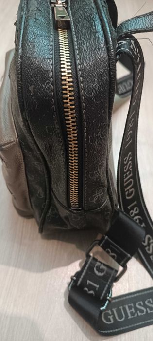 Дамска раница Guess
