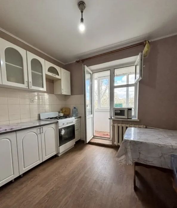 Продам 1 ком квартиру 4- й мкр!