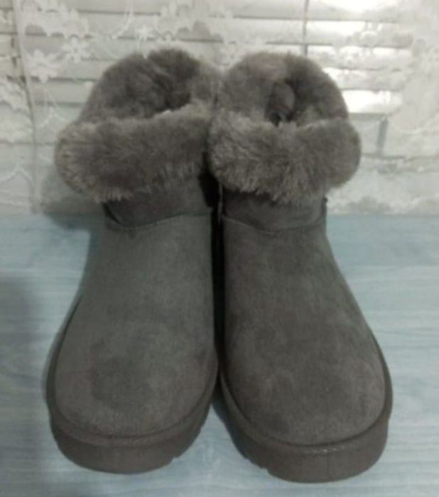 Cizme îmblănite mărimea 41, marca C&A