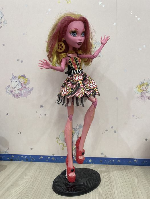 Монстряшка куколка