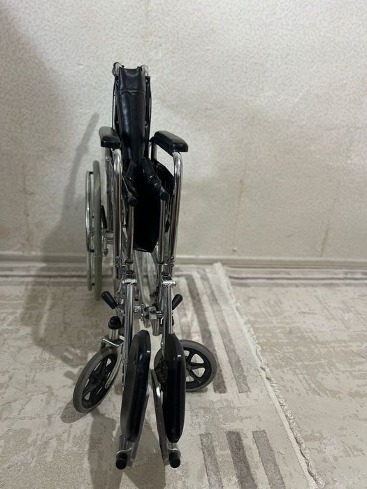 Инвалидная коляска