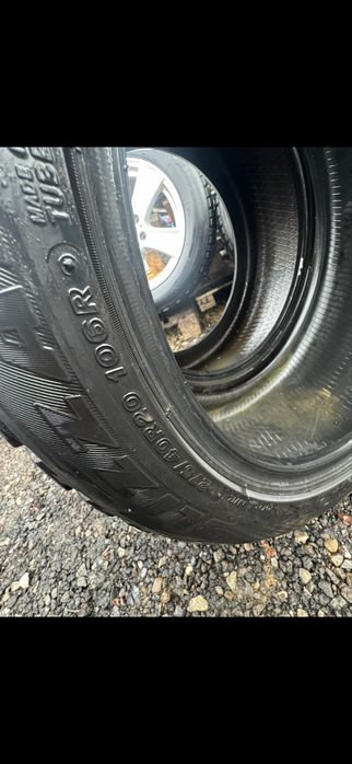 275/40 R 20  iarna si vara ,cate o bucata ,400 lei amandoua