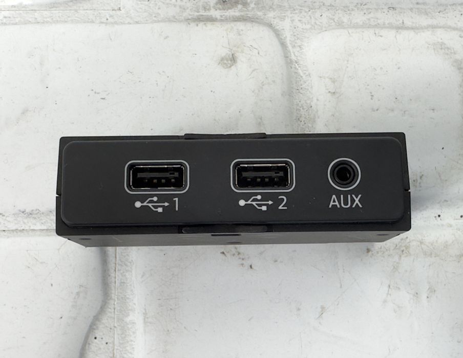 Комплект USB AUX AUDI A4 A5 Q5 8W0035736