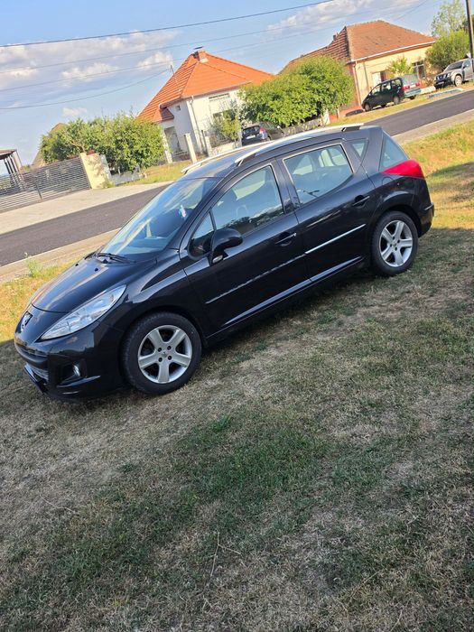 Vând Peugeot 207SW an 2011