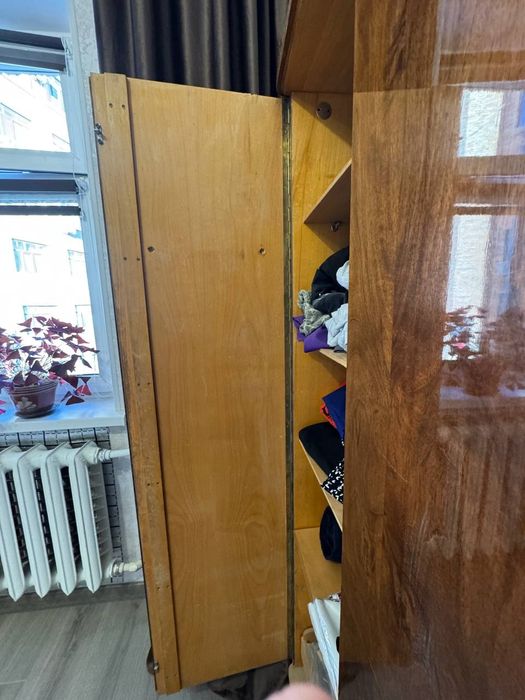 Продам Шкаф срочно Реоритет