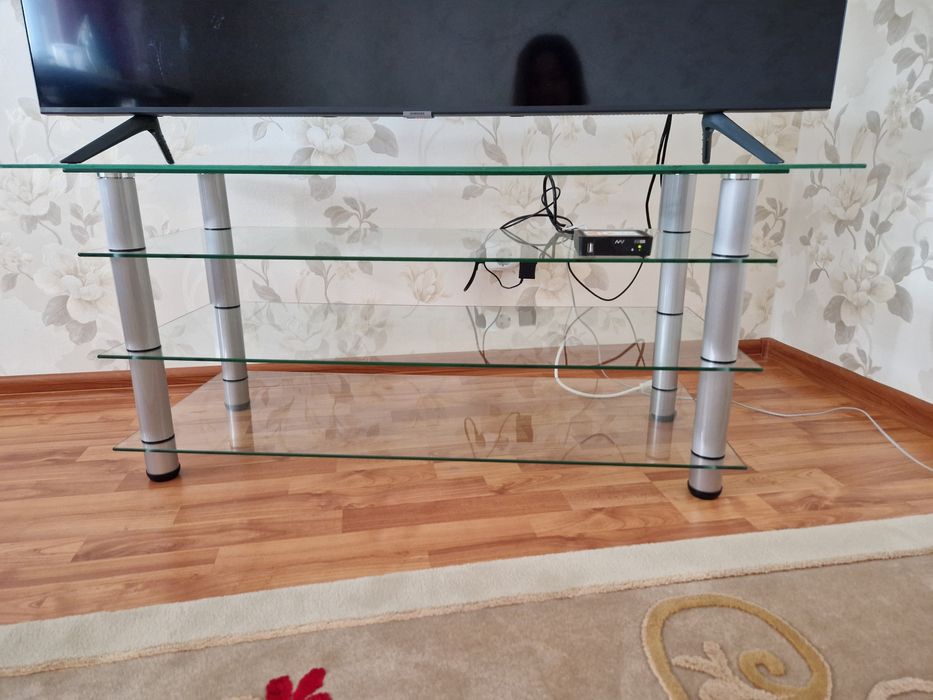 Пылесос Кирби, принтер Canon, тумба под ТВ