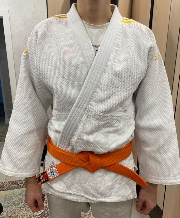 Продам кимоно Adidas с размером 185