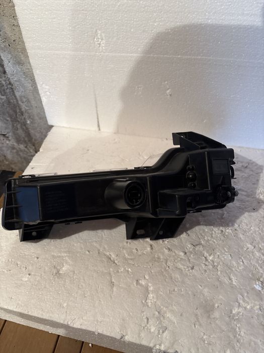 Халоген Tesla Model 3