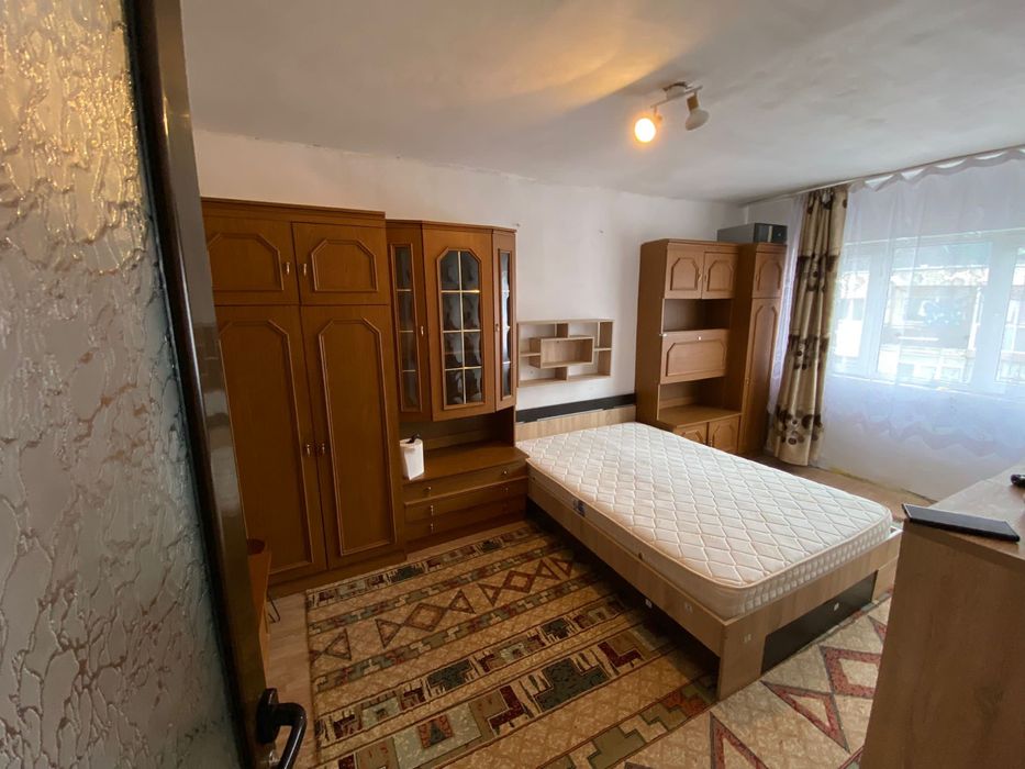 Garsoniera bumbesti jiu