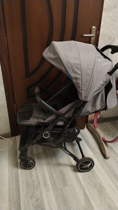 Продам детскую коляску лёгкую