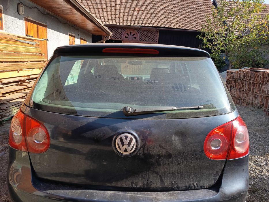 Vând mașina Volkswagen Golf