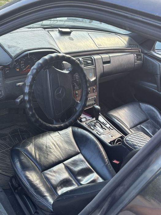 Продам мерседес 210