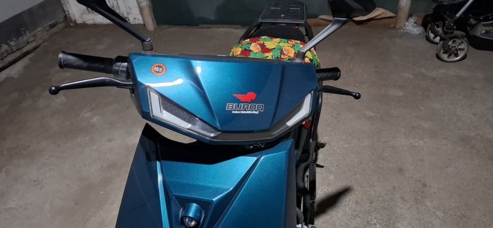 Elektra skuter Buroq