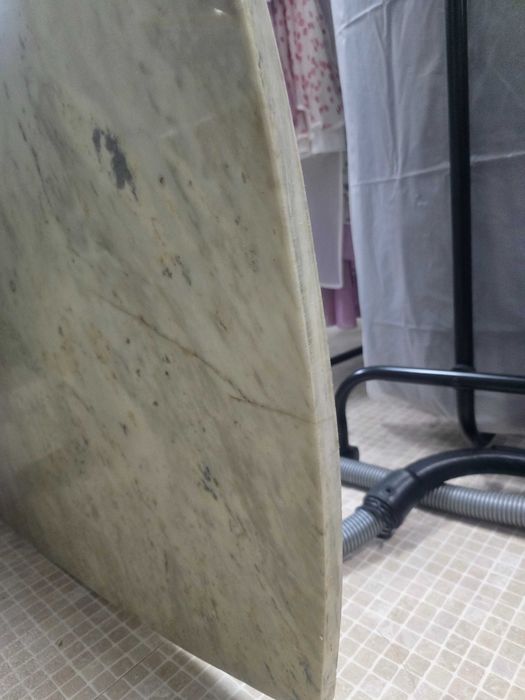 Ретро маса от масивно дърво и мраморен плот