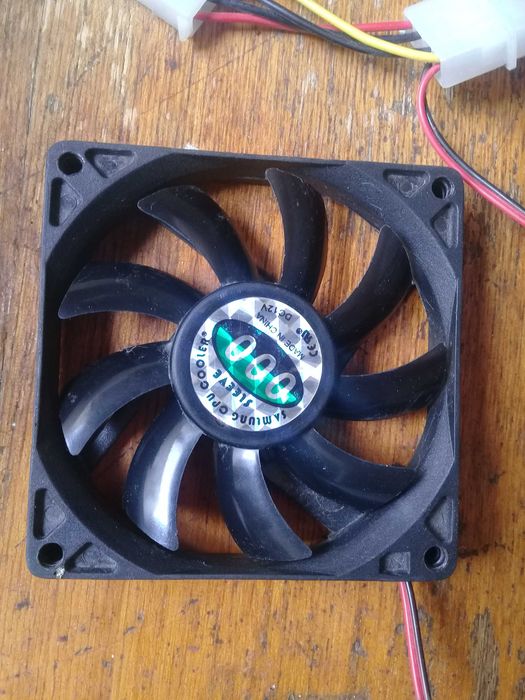 Продаю кулера на кейс и хард новые 8 см