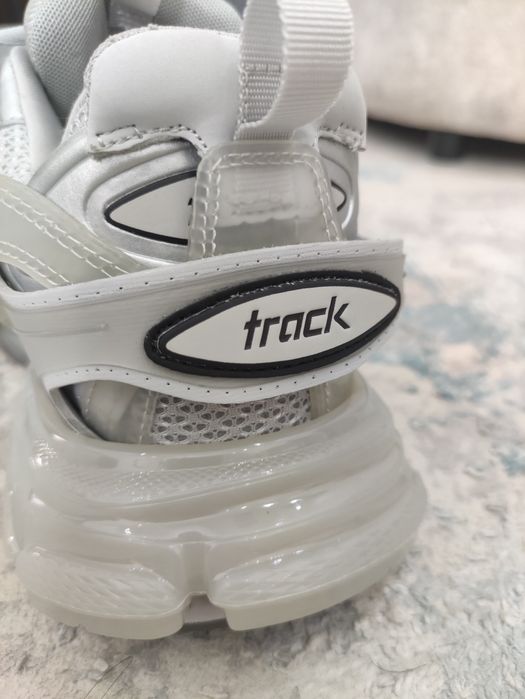 Balenciaga track 1