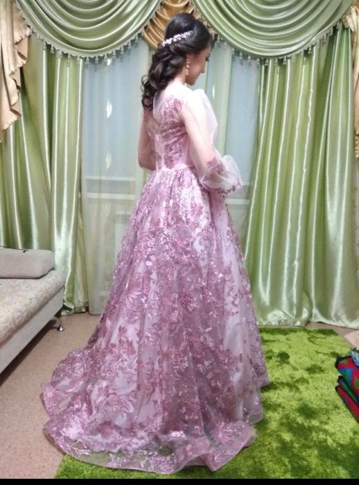 Продам шикарное платье