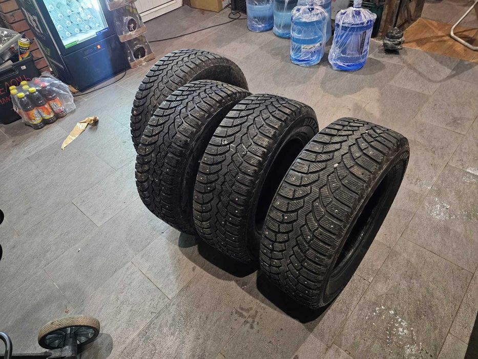 Комплект зимней резины 235-60-R16 (Шипы)