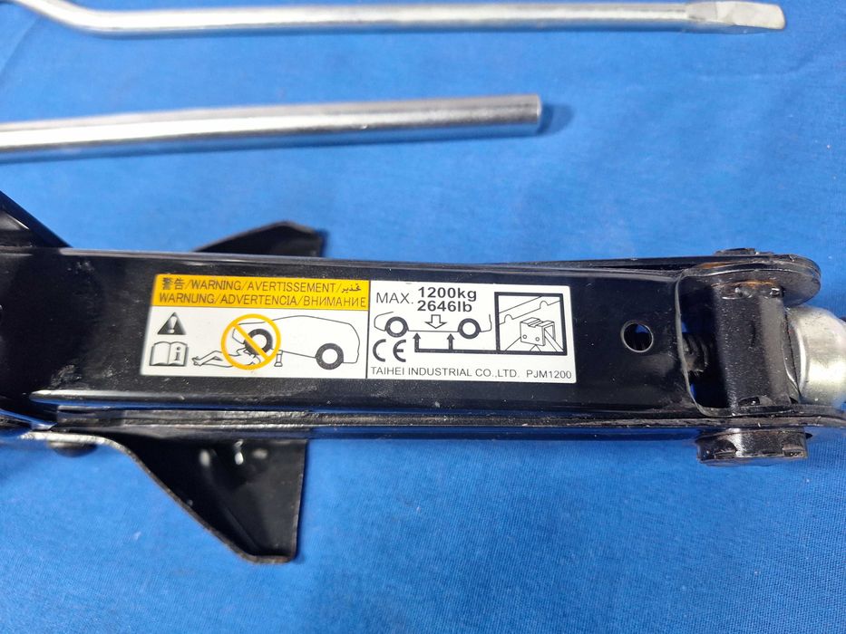 CRIC AUTO OEM Mitsubishi Outlander Eclipse - CA NOU