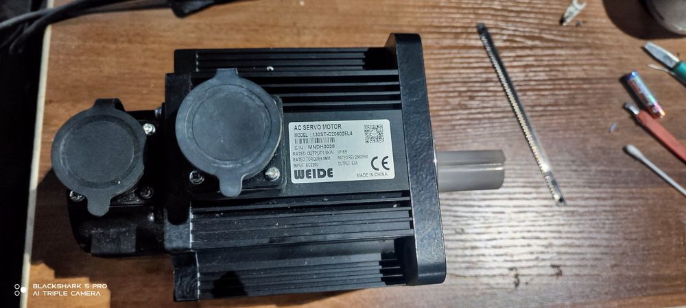 Серводвигатель переменного тока.