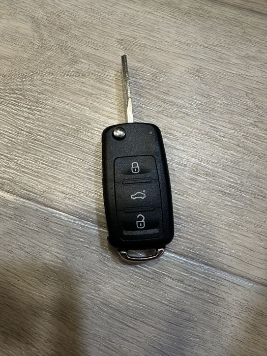 Продам авто ключ для volkswagen могу прошить