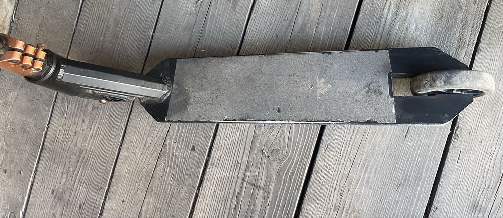 Продам самокат Chili