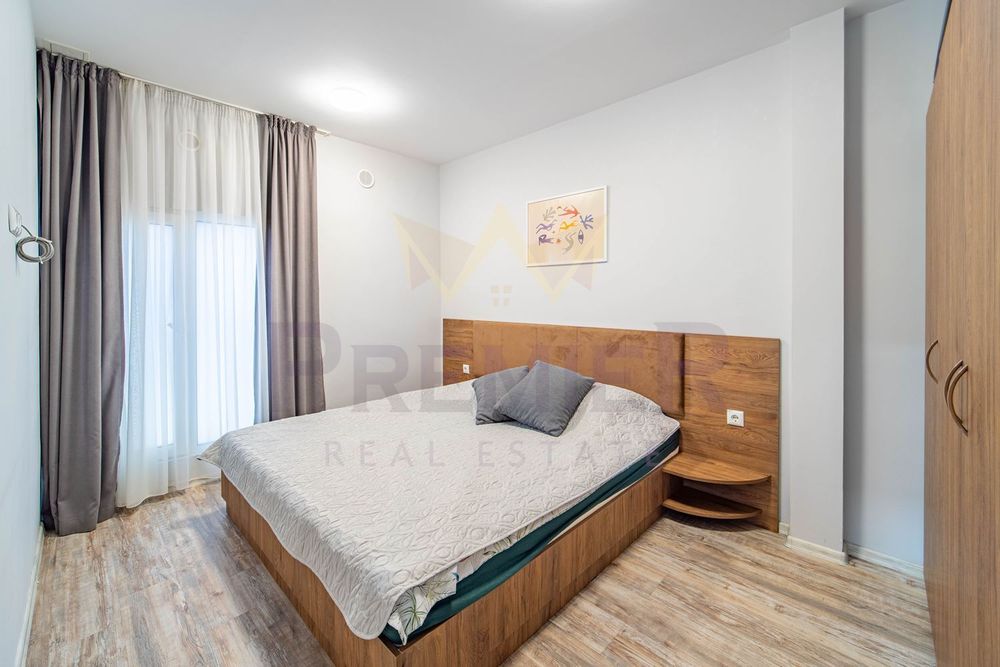 Продава се Четиристаен апартамент в Варна, Център - 125 кв.м за 2352 €/кв.м - Снимка #4