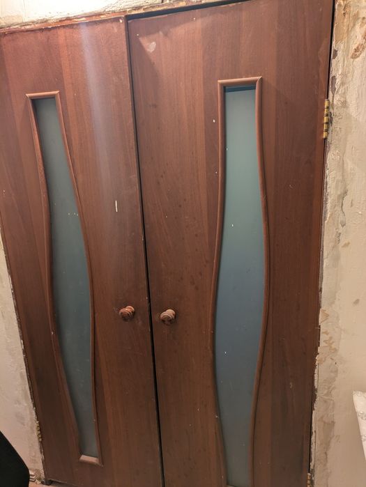 Продам двери б/у