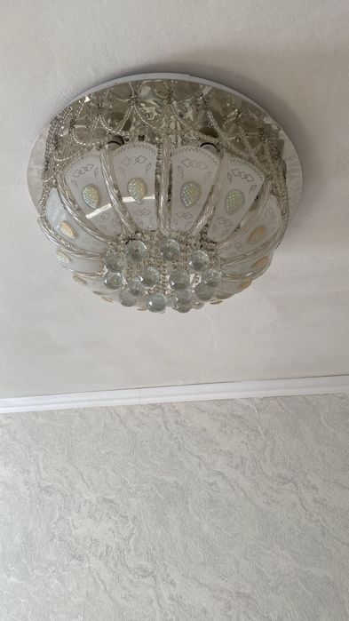 Срочно продаю люстру!