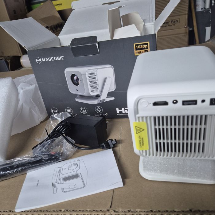 Промо.Цена!/2025г./Smart /4K Android WiFiМини проектор +72инчов екран