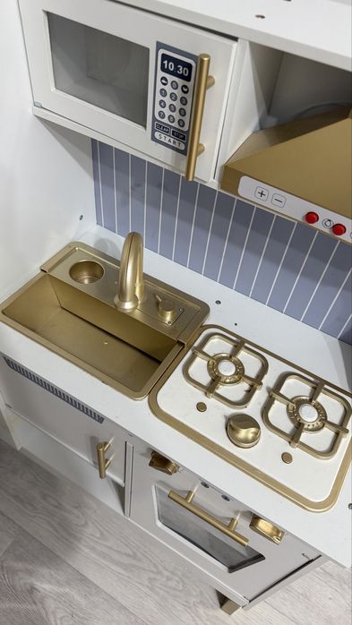 Детская деревянная кухня