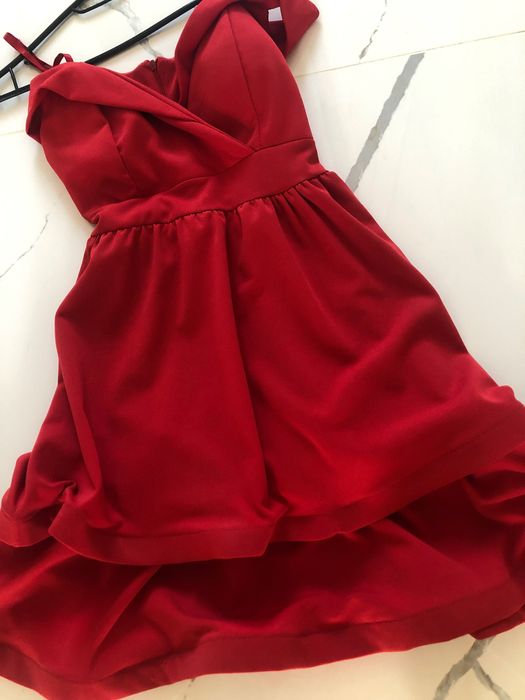 Елегантна рокля.