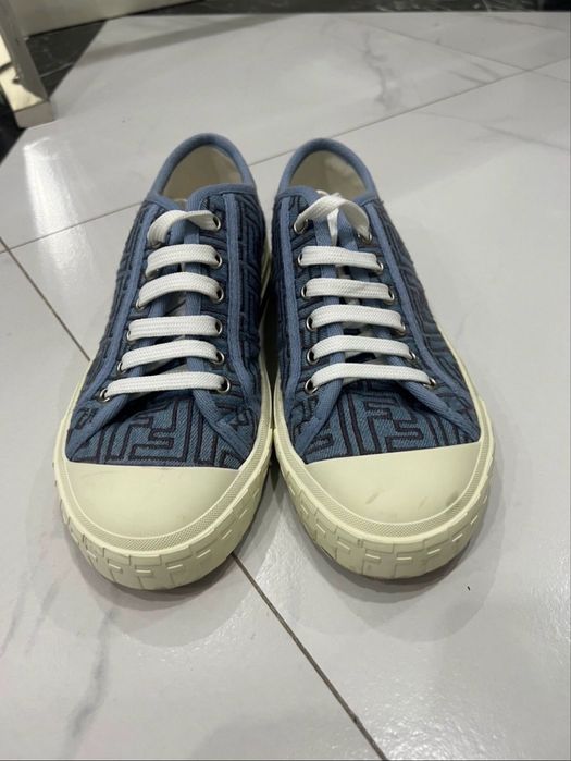 Продам кеды Fendi