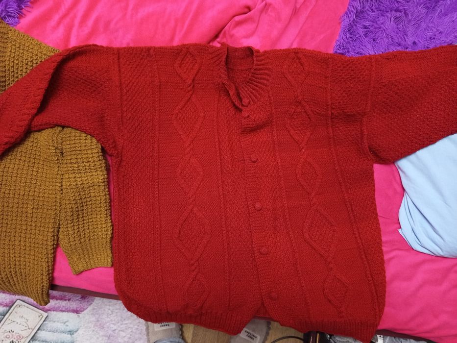 Вязаная кофта ручной работы