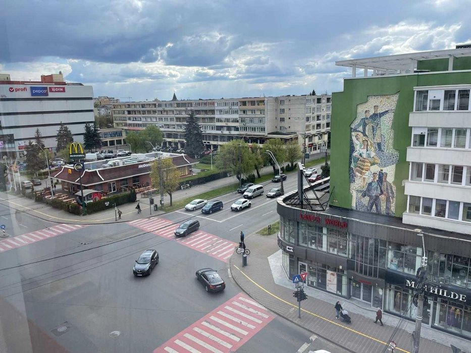 de vânzare apartament situat în centru nou Baia Mare (intersectia bulevardelor Unirii cu Regele Mihai I)