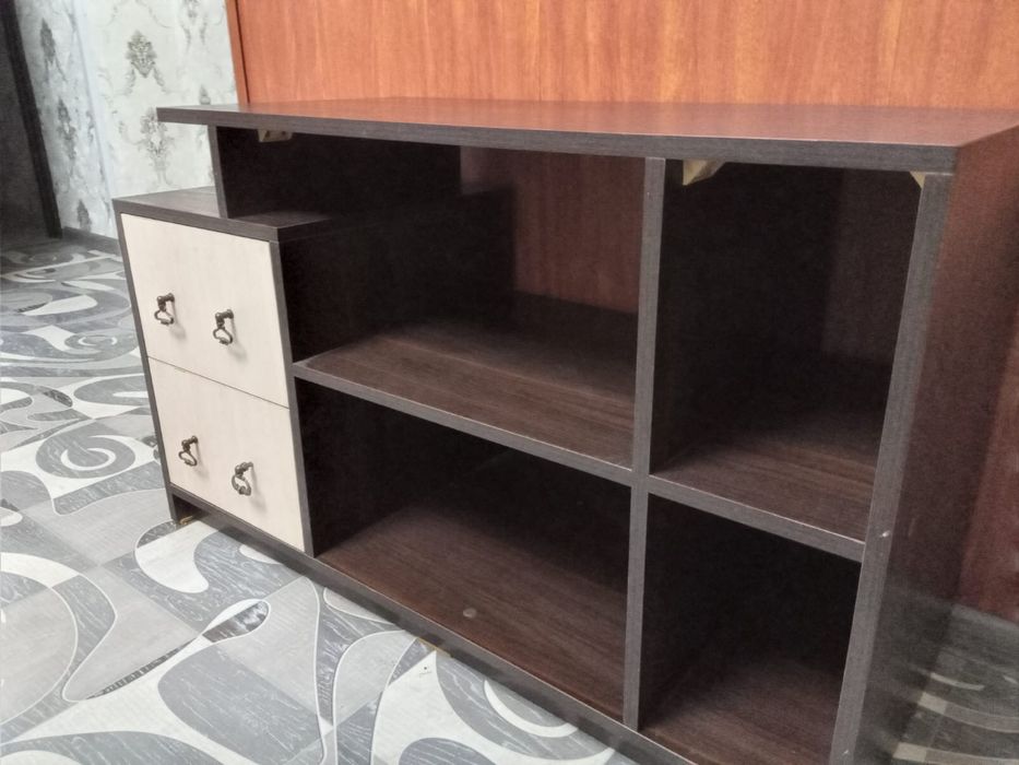 Продам тумбу под телевизор