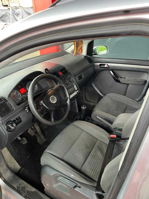 Vând VW Touran din 2005