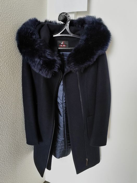 Продам зимнее пальто