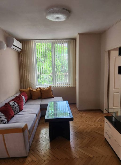 Дава се под наем Тристаен апартамент в Велико Търново, Бузлуджа - 70 кв.м за 346.8 € - Снимка #1