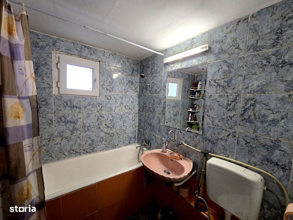 Apartament 3 camere decomandat Soseaua Salaj Petre Paun 2 bai 66.11 mp