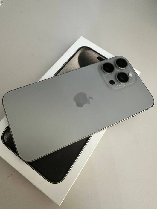 iPhone 15 pro max 256 gb.