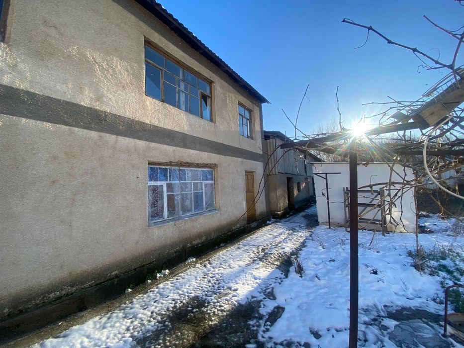 Үй сатылады, 8 сот.