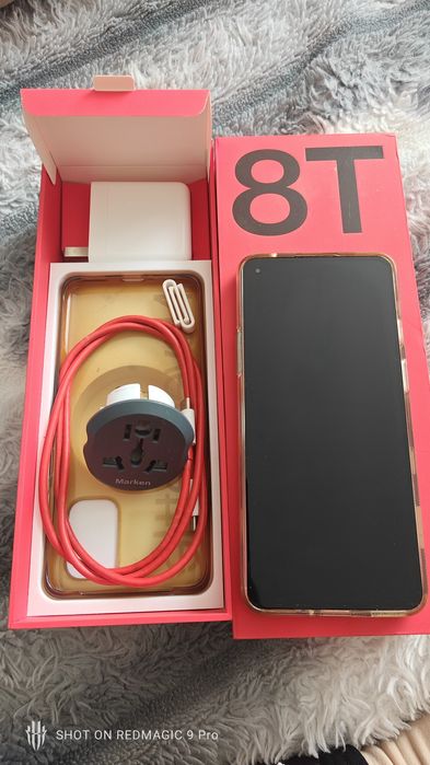 Продам телефон One Plus 8T 12/256 гб