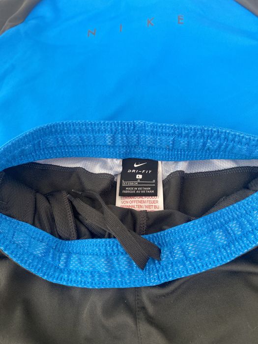 Vând set trening Nike, original luat de pe sport vision