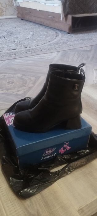 Срочно продам зимние сапоги