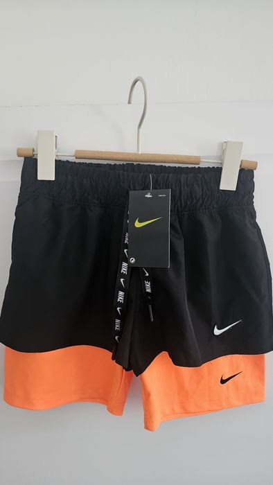 Спортни къси панталони